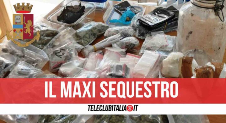 Napoli, cocaina nascosta nei tombini della città: la scoperta della Polizia