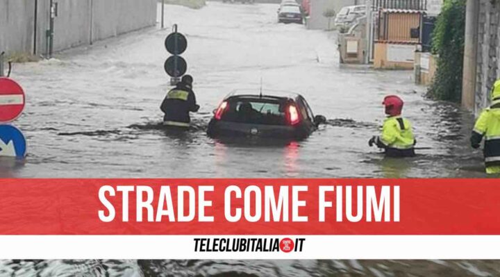 Bomba d'acqua in Campania, allagamenti e disagi: le zone più colpite