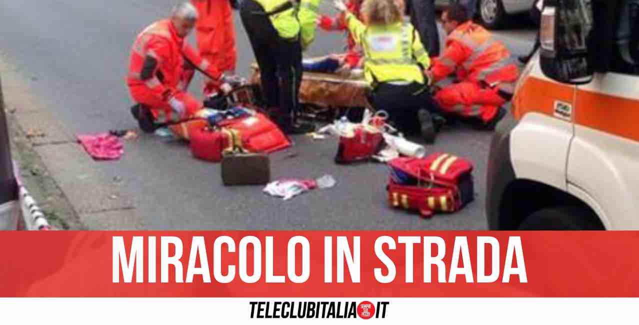 Napoli, infarto mentre passeggia in strada: uomo salvato dal 118