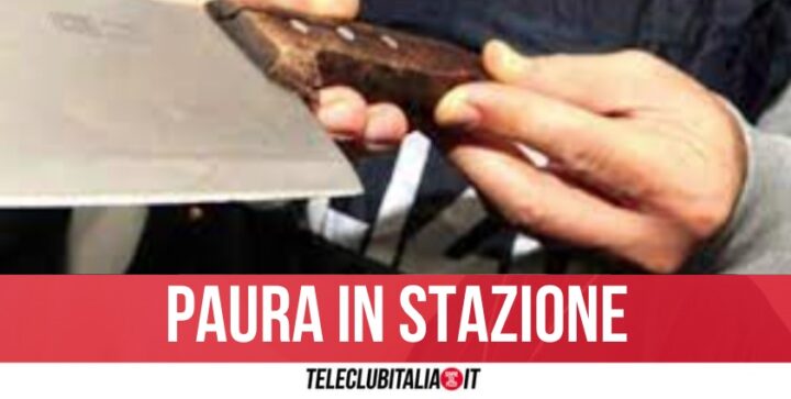 Napoli, donna cinese armata di mannaia nella Circum: arriva la Polizia