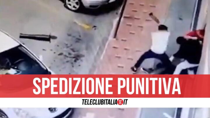 castellammare pestato parcheggiatore abusivo