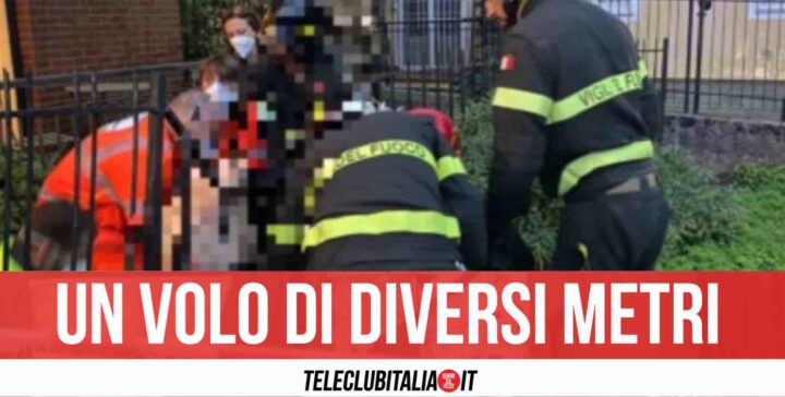 Marano, 16enne precipita dal terzo piano di un appartamento