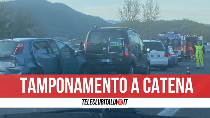 tamponamento a catena incidente a30 salerno caserta