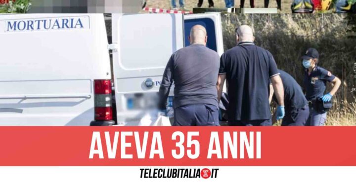 Giugliano, Giugliano, ragazzo ritrovato senza vita in casa con un grosso taglio sull'addome 