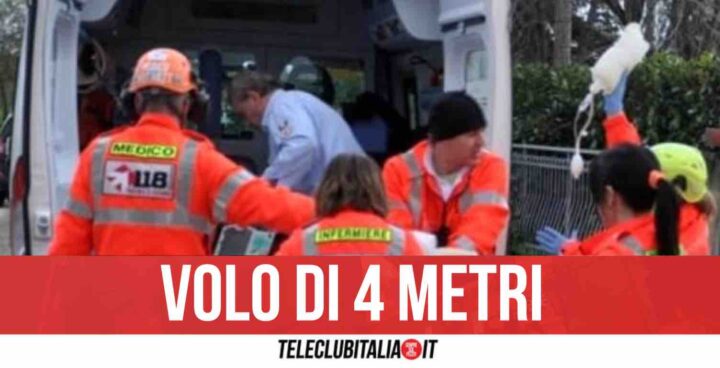 Dramma nel napoletano, operaio cade una scala mentre è al lavoro