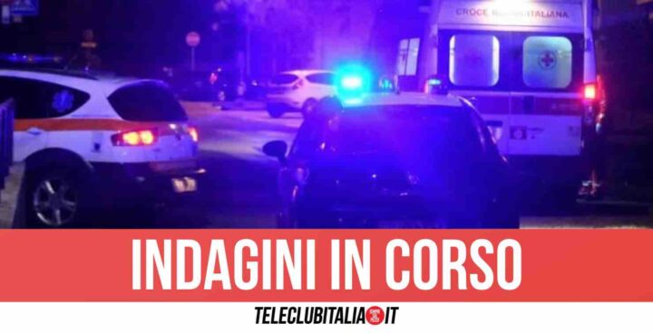 Sangue nella notte a Napoli, 19enne accoltellato in strada