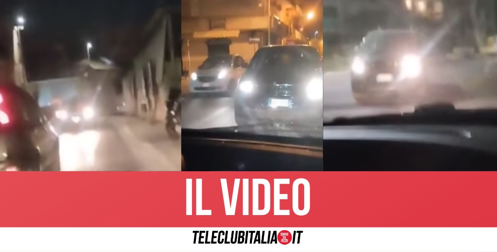 Follia nelle notte a Mugnano, auto in retromarcia tra le vie del centro