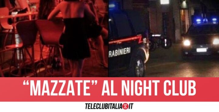 Rissa nel club per scambisti: i clienti scappano nudi coperti dalle tovaglie