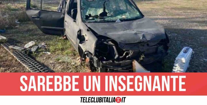 Orrore a Baia Domizia, cadavere carbonizzato nell'auto data alle fiamme