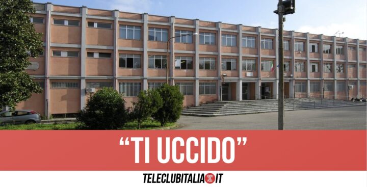 Caserta, lite tra alunne in classe: accoltellata 18enne, fermata studentessa