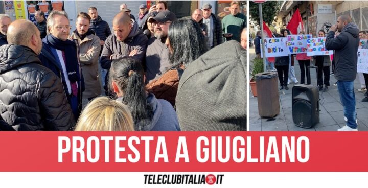 Sgomberi a Casacelle, la protesta dei residenti in piazza Matteotti: "La casa è un diritto"