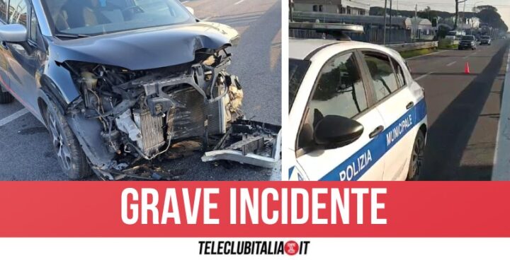 Giugliano, dopo tamponamento si schianta contro guardrail: auto distrutta, c'è un ferito