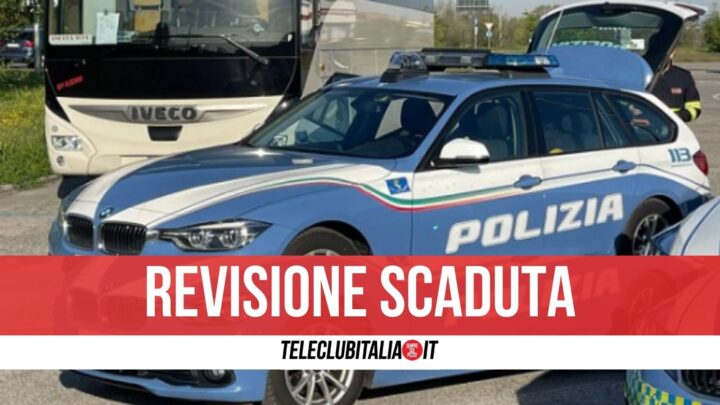 Studenti in gita a Napoli con bus senza revisione: bloccati sulla Tangenziale