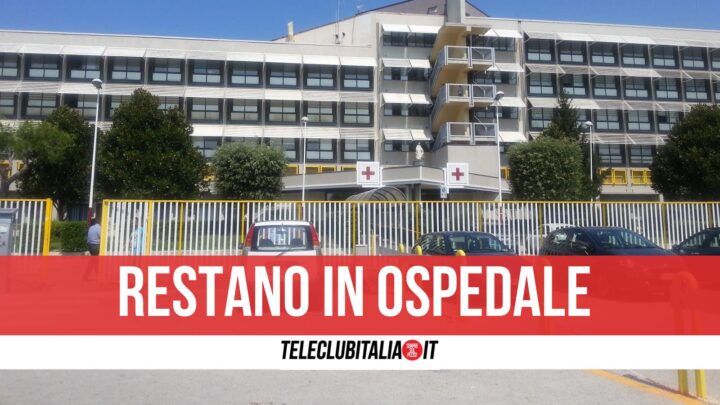 feriti ospedale 17enni melito petardo