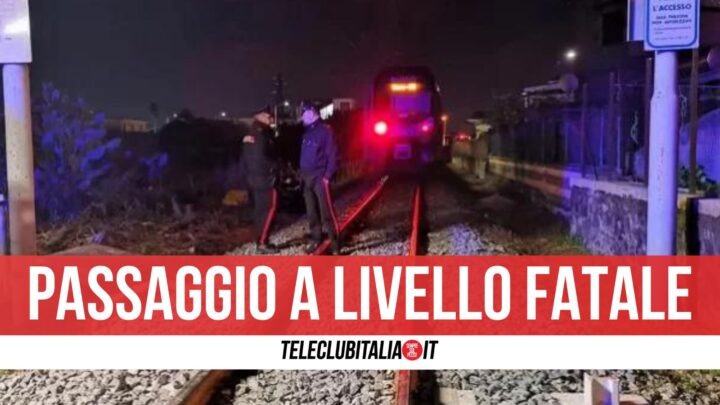 Rider travolto dal treno nel napoletano: attraversava i binari in scooter