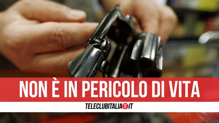 Frattamaggiore, si sfidano alla “roulette russa”: 19enne si spara alla tempia