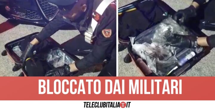 Napoli Armi Nel Trolley