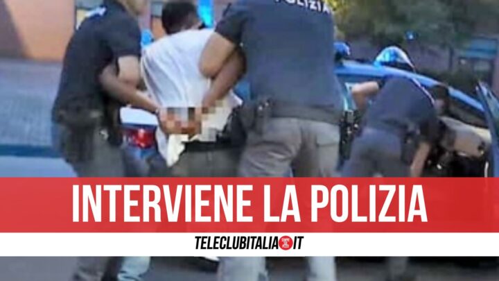 Napoli, sfascia la stanza dell'albergo e picchia un dipendente: arrestato 21enne