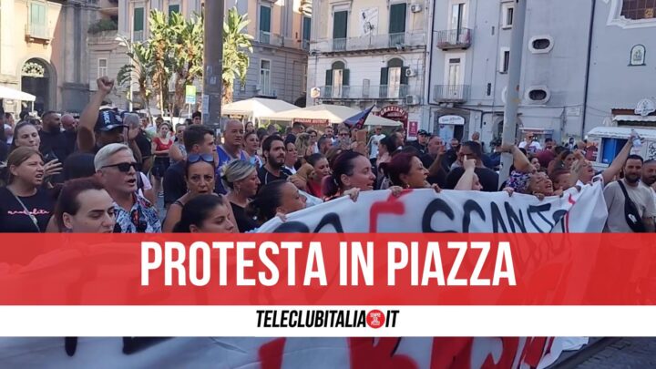 Protesta Piazza Dante Vele Di Scampia