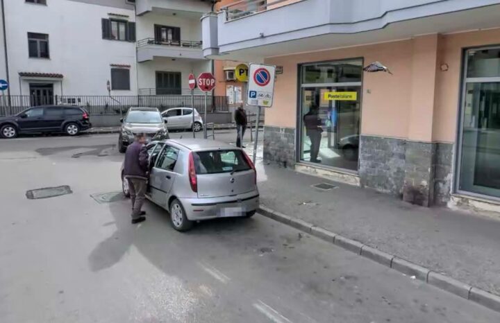 Via Magellano Rapina 800 Euro Giugliano