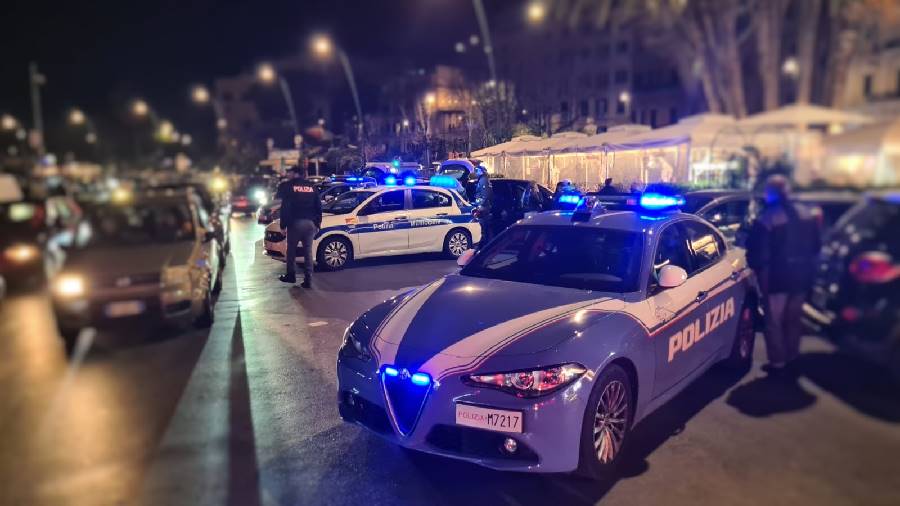 controlli napoli parcheggiatori abusivi polizia