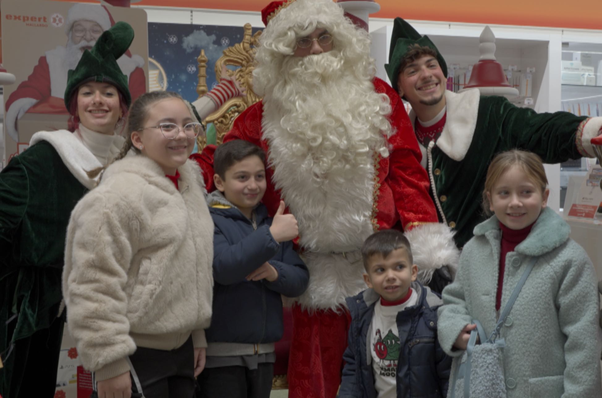 Grande successo per il concorso "Vinci il dono di Natale" da Mallardo Expert a Villaricca