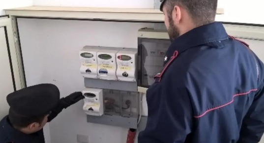 Villaricca, furto di energia elettrica in un centro scommesse: arrestato il titolare