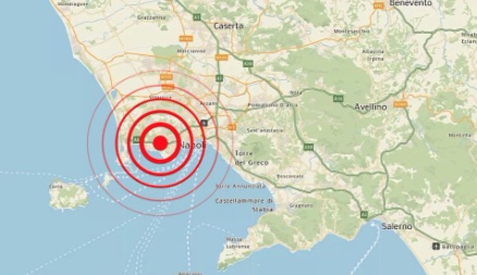 Campi Flegrei, 5 scosse in meno di un'ora: continua lo sciame sismico