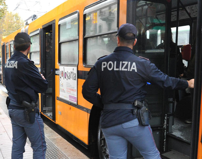 Arresto 22enne Bus Metropark Napoli