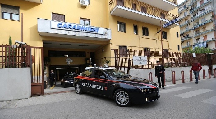 Arresto Carabinieri Aversa Parete