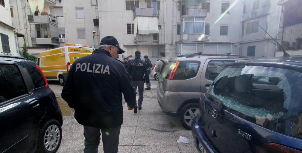 Arresto Droga 18enne Napoli San Pietro A Patierno