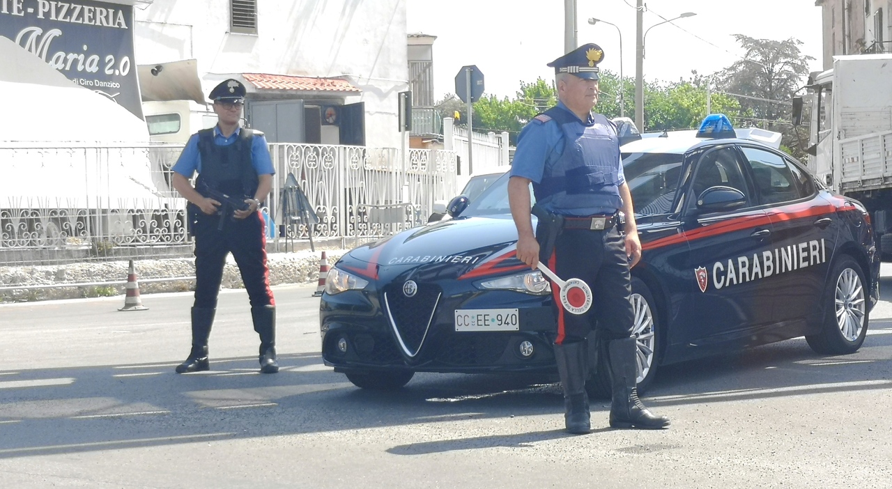 Bacoli Carabinieri Arresti