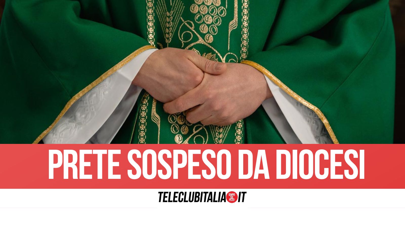 Ischia, 35enne lascia il marito durante le festività natalizie: ha una relazione segreta con il sacerdote