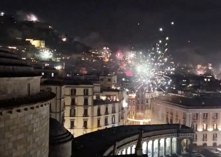 Capodanno 2025 in Campania: 54 feriti e 99 interventi dei Vigili del Fuoco