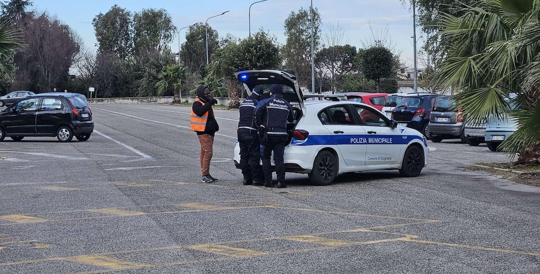 parcheggiatori abusivi giugliano campopannone