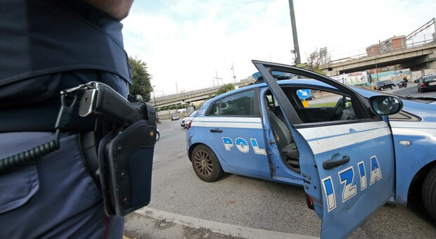 Scampia Arrestati Droga Madre Figlio