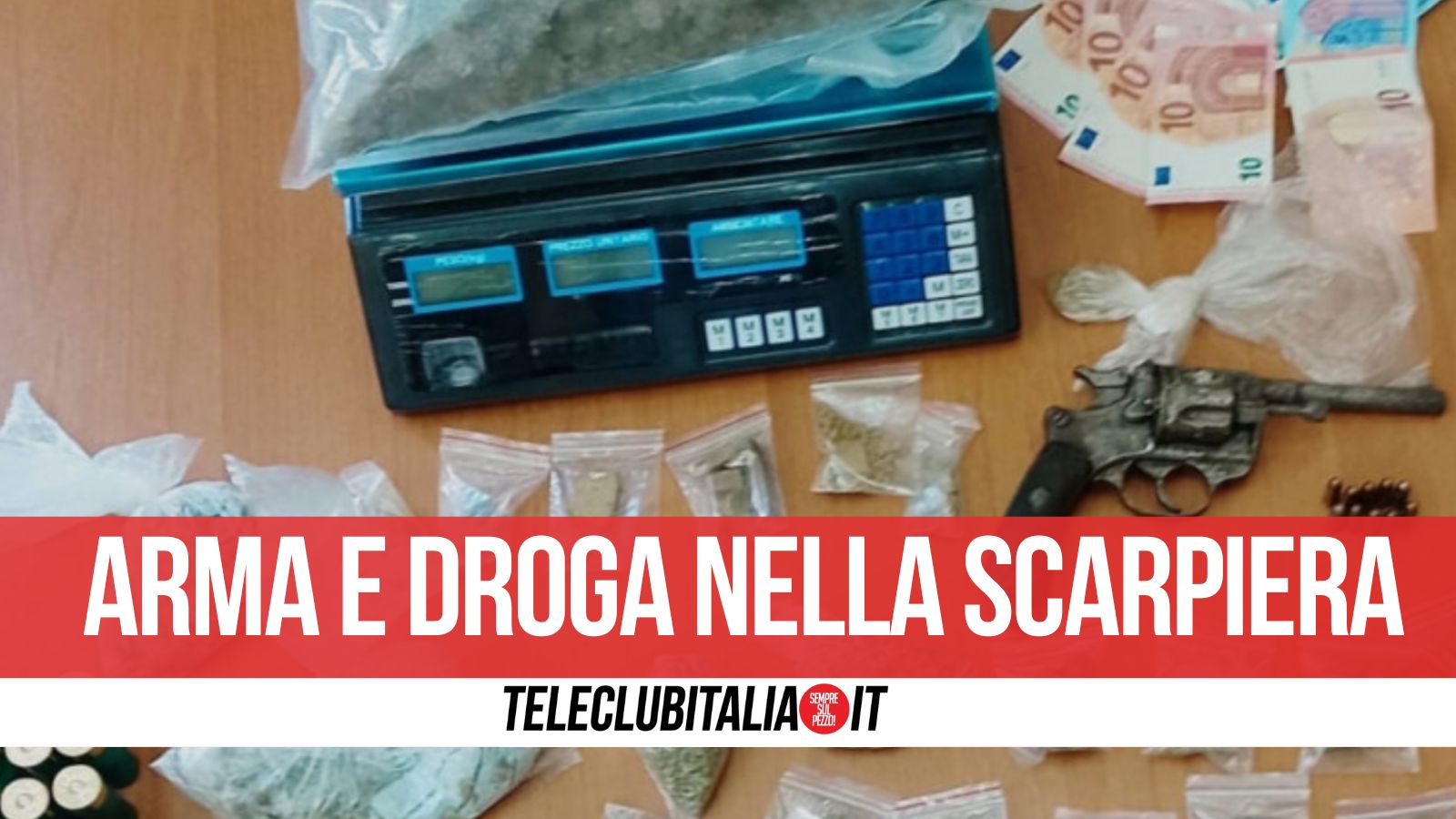 Secondigliano, arrestato 26enne per armi e droga: sequestrato un chilo di stupefacenti