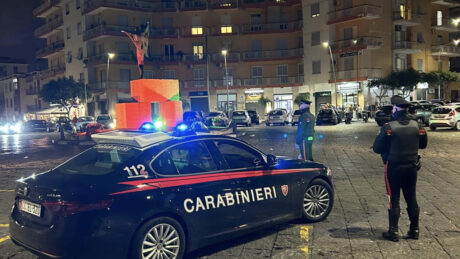 portici minaccia incendio caserma carabinieri