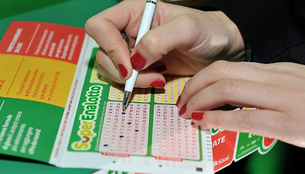 Campania fortunata al Lotto e al Superenalotto: centrati un terno, due ambo e un “5”