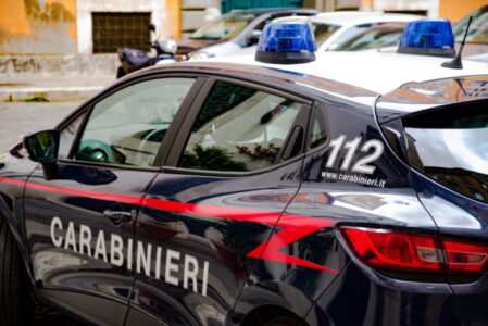 Napoli 50 Genitori Contro Collaboratore Scolastico