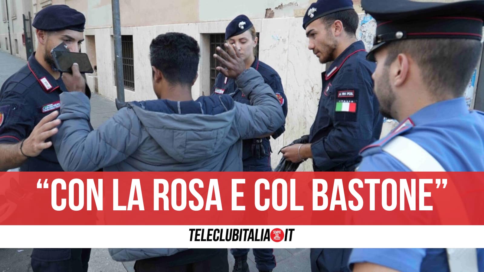 Sant’Antimo, “non porti il velo”: 25enne minaccia ex collega e si presenta al negozio col bastone