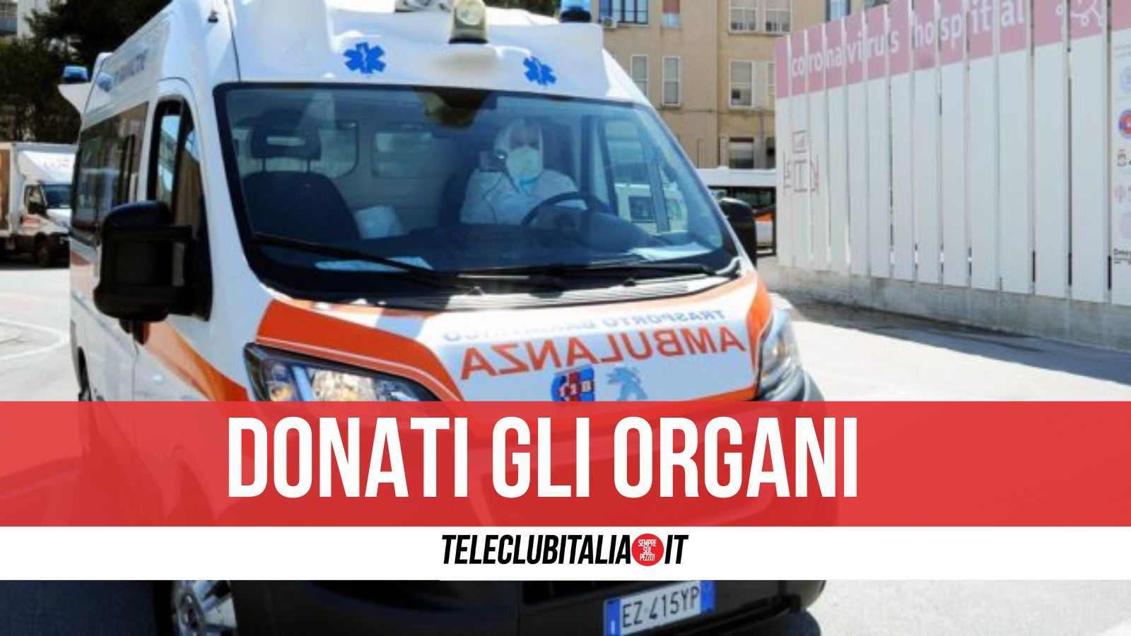 Napoli, morto ciclista 46enne travolto da un’ambulanza in servizio: è la sesta vittima da inizio anno